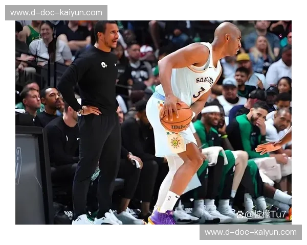 巅峰对决，荣耀之战：骑士vs勇士6.10，一场不容错过的篮球盛宴！